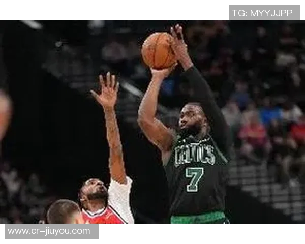 路威称赞杰伦布朗为12月最佳球员东部无人能敌的杰出表现引发关注