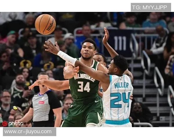 字母哥场均334分119篮板明日雄鹿客战黄蜂出战成疑引关注