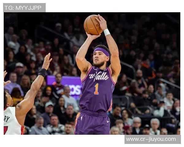 杰伦格林赛前积极热身投篮训练中展现笑容复出在望 杰伦格林赛前积极热身投篮训练中展现笑容复出在望